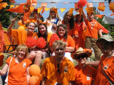 Group photo - the army of orange!