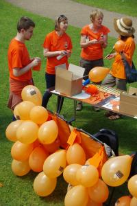Stalwart Fringe helpers on balloon duty