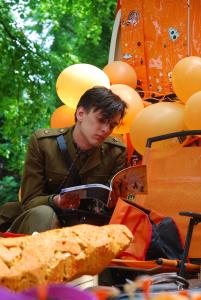 First World War meets Fringe (and carrot)