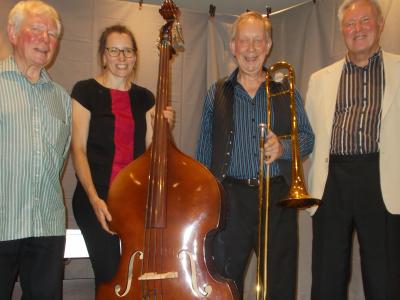 After his show at the Lee Wood, Sam Slide (with trombone) plus from left to right Graham, Kate and Neil (SS 2019)