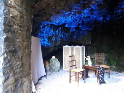 The set of L&J's Twilight Tales at Poole's Cavern (Carole Garner 2021)