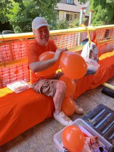 Rob Harrison is busy on the float (credit: Linda Rolland)