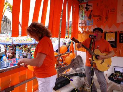 Music from Sideways Band as the float passes through the fair (credit: Stephanie Billen 2023)