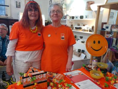 Catherine Serjeant and Jeanette Hamilton on the all-smiling Friends table (SB)
