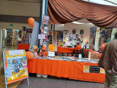 The Fringe Information Desk enjoys its new space in the Pavilion Gardens' Octagon Lounge (SB)