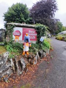 The Buxton Flowerpot Trail reaches the Lee Wood Hotel, an important venue for comedy in 2025 (RH)