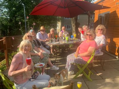 The Fringe team have a delightful post-Fringe get together courtesy of Moira (JH)