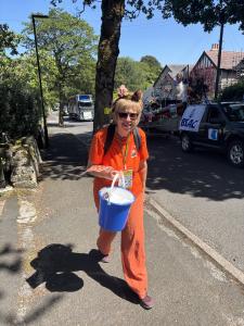 Sandra braves the heat (MK)