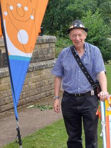 Performer and Fringe fan Sam Slide visits Fringe Sunday 2025 (credit: Stephanie Billen)
