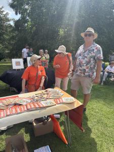 Peter Buxton makes a visit to the Fringe table (MK)