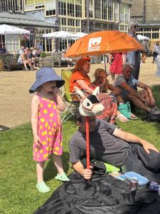 A diverse audience enjoys Fringe Sunday (MK)