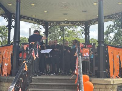 Buxton Community Choir are in top voice! (MK)