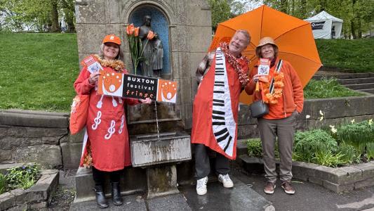 Fringe shenanigans at the Buxton Spring Fair in May (credit: Moira Kean 2026)