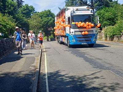 The 2026 Fringe float sets off! (credit: Dan Osborne)