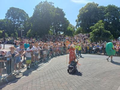 Buxton is out in force to greet the Carnival parade (DO)