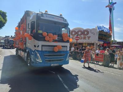 Moving on through the Fair (DO)