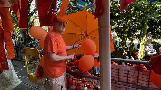Fringe Chair Ian Bowns aboard the Carnival Float (credit: Moira Kean 2026)