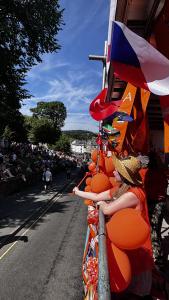 The float in profile (MK)