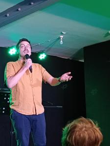 Edy Hurst opens the show (credit: Stephanie Billen)