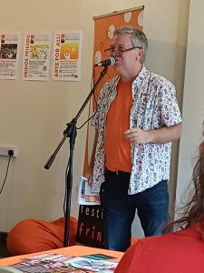 Compere Rob Harrison introduces the next act (SB)