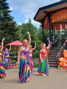 Bella's Belly Dancers perform (credit: Stephanie Billen)