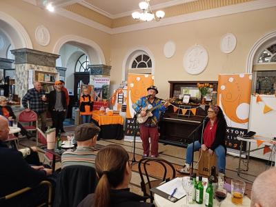 Darren Poyzer and Trish Plant delight the crowd (SB)