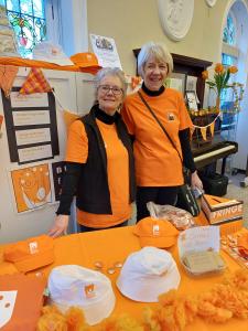 Jeanette and Julie with brand new Fringe hats for sale! (credit: Stephanie Billen 2026)